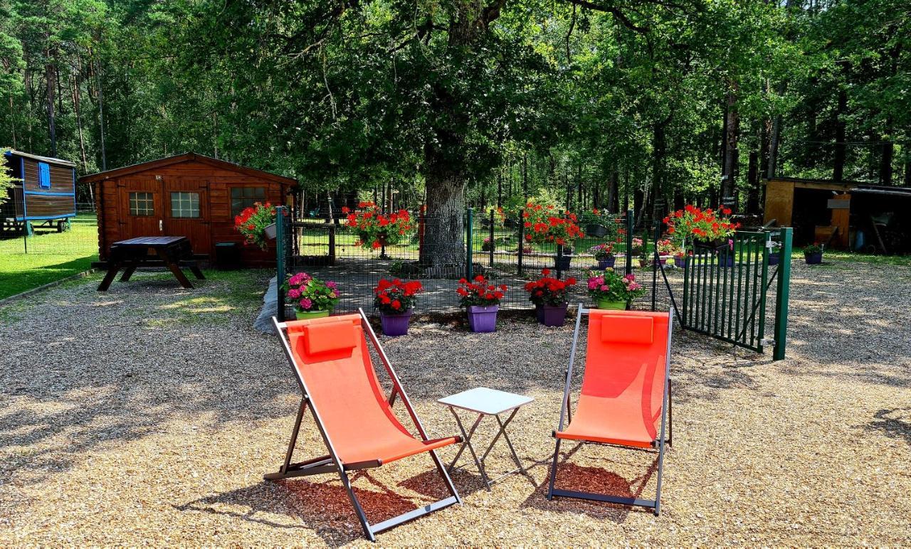 Le Chalet Des Pins Hotel Rougeou Bagian luar foto